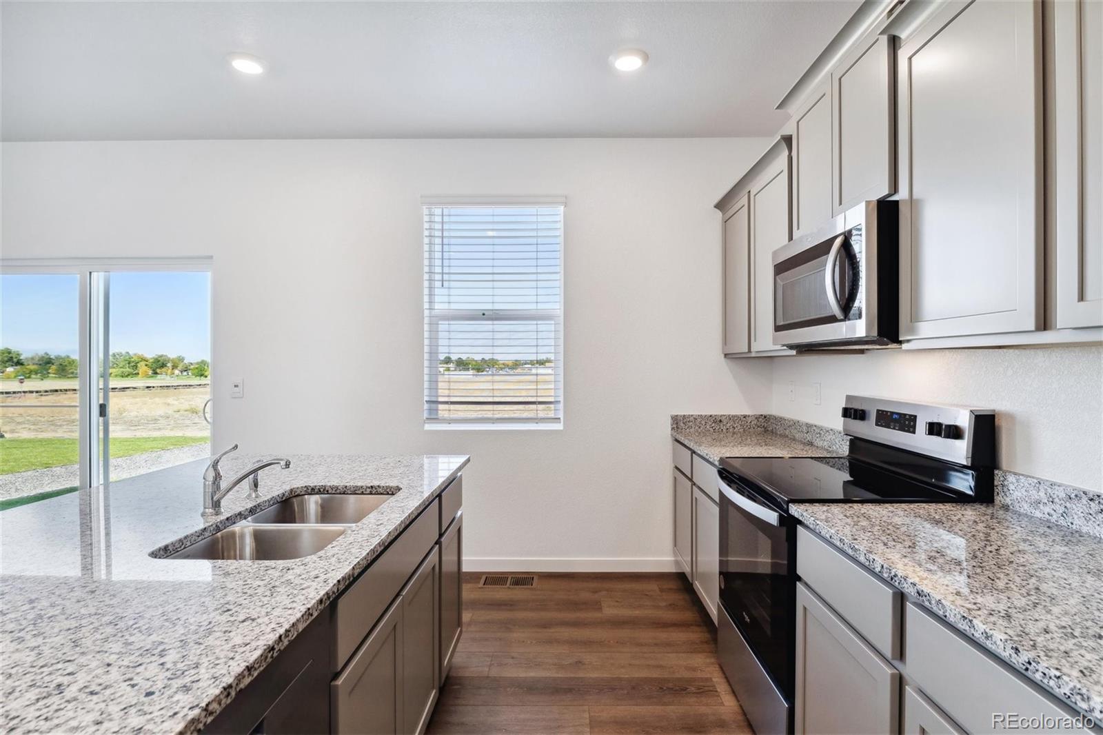 MLS Image #10 for 27424 e byers avenue,aurora, Colorado