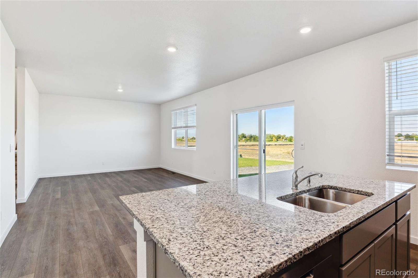 MLS Image #11 for 27424 e byers avenue,aurora, Colorado