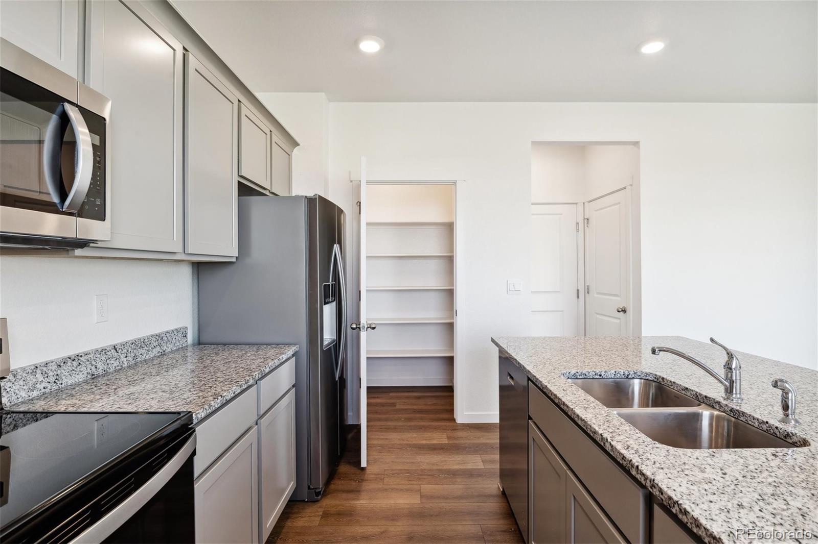 MLS Image #12 for 27424 e byers avenue,aurora, Colorado