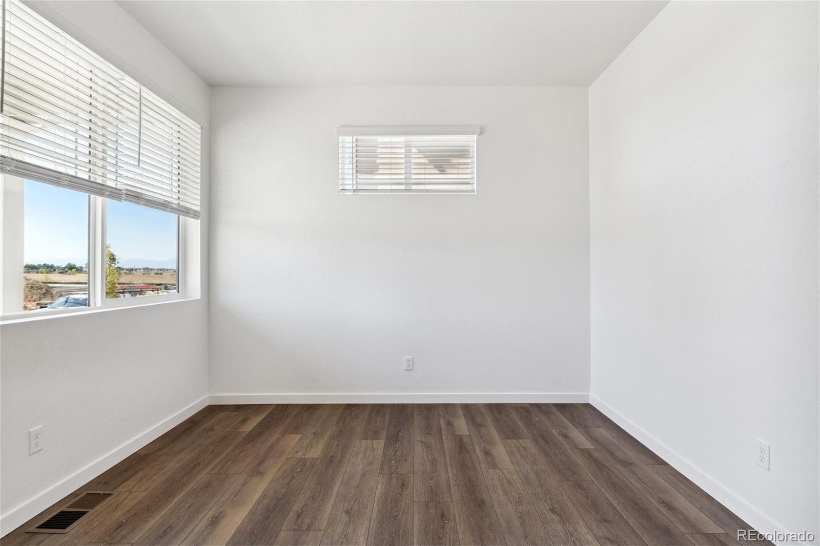 MLS Image #3 for 27424 e byers avenue,aurora, Colorado