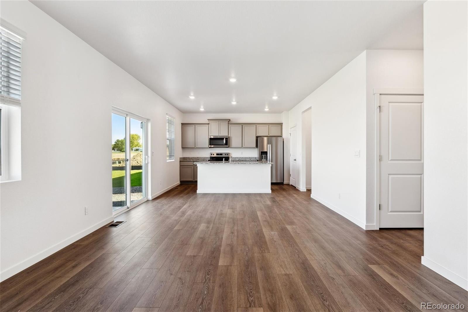 MLS Image #6 for 27424 e byers avenue,aurora, Colorado
