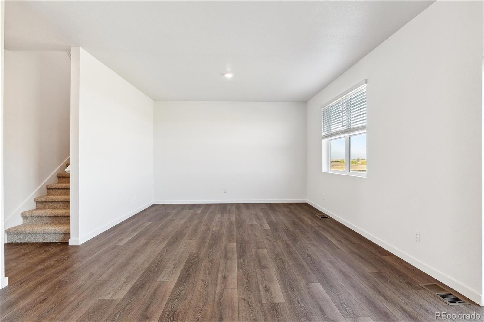 MLS Image #7 for 27424 e byers avenue,aurora, Colorado