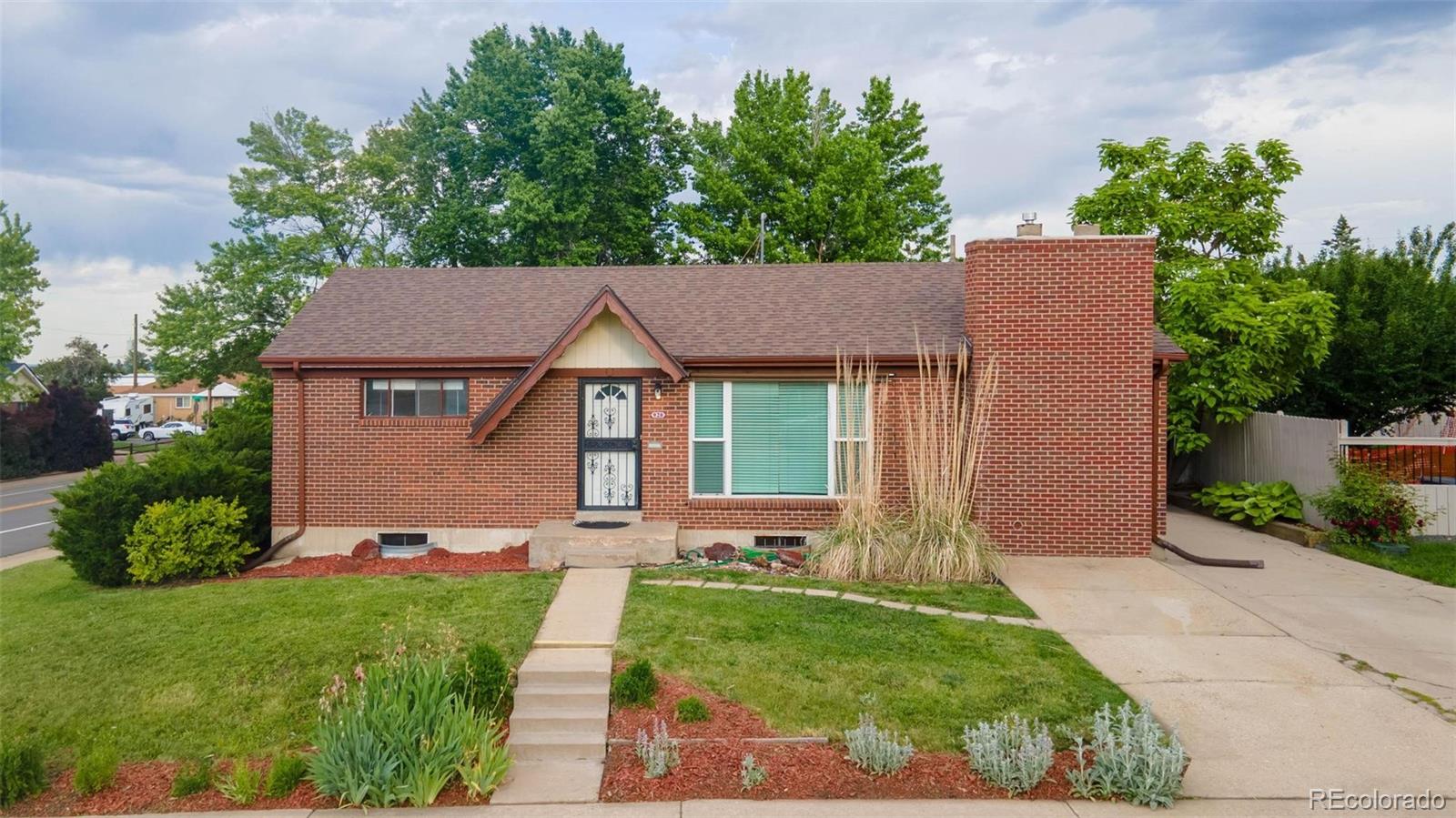 MLS Image #0 for 920  emerson circle,northglenn, Colorado