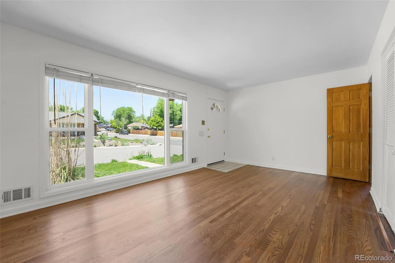 MLS Image #3 for 920  emerson circle,northglenn, Colorado
