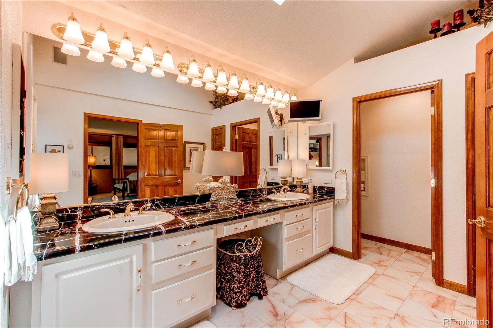MLS Image #10 for 559 e 2nd avenue,castle rock, Colorado