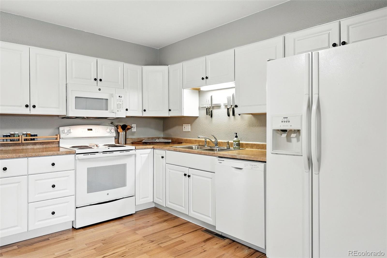MLS Image #16 for 2011 s vallejo street,denver, Colorado