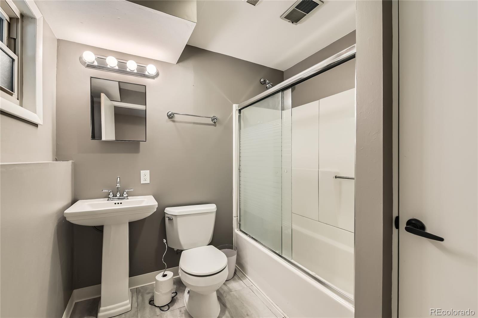 MLS Image #14 for 6225 e mississippi avenue,denver, Colorado