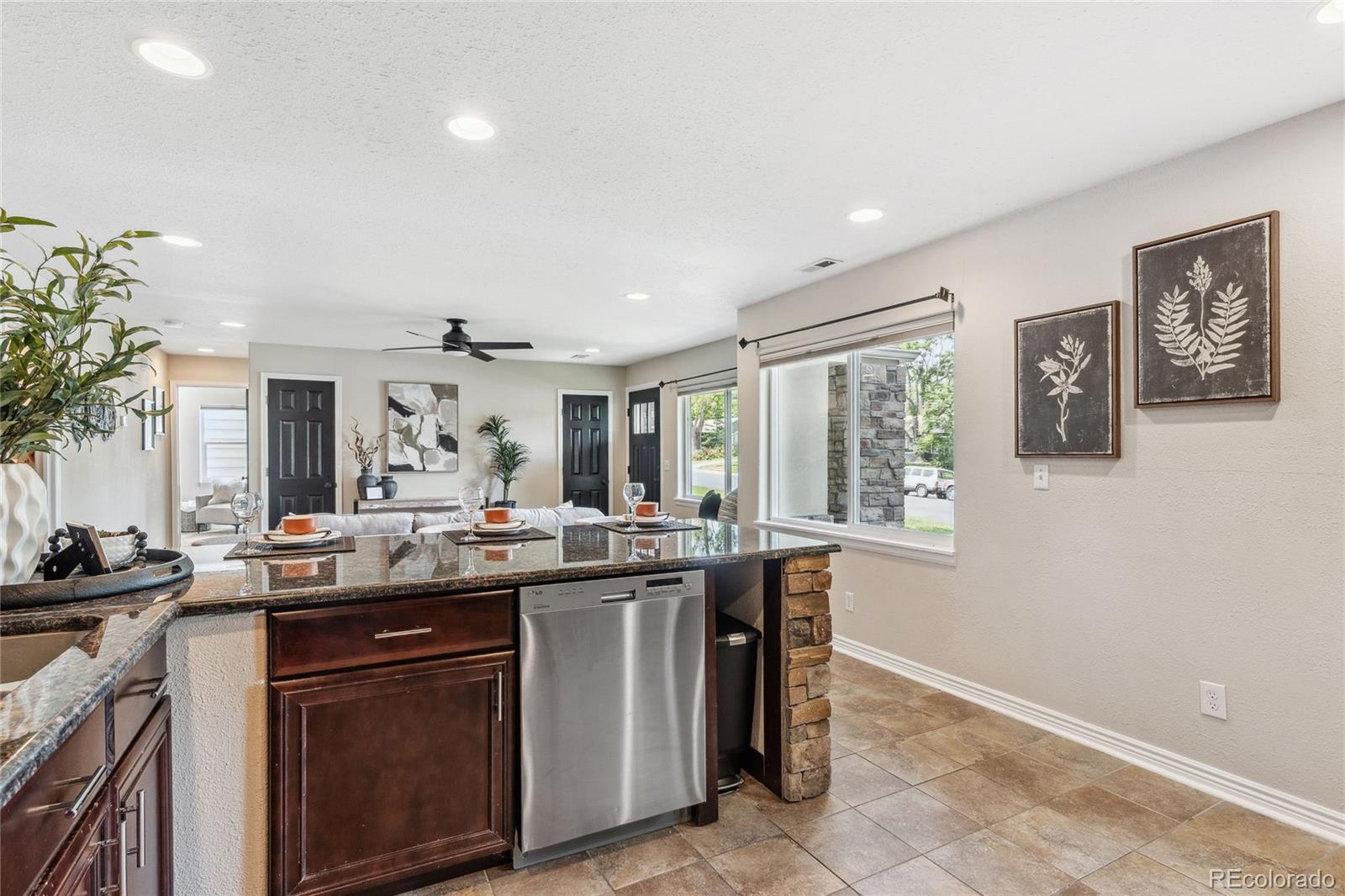 MLS Image #13 for 3064 s grape way,denver, Colorado