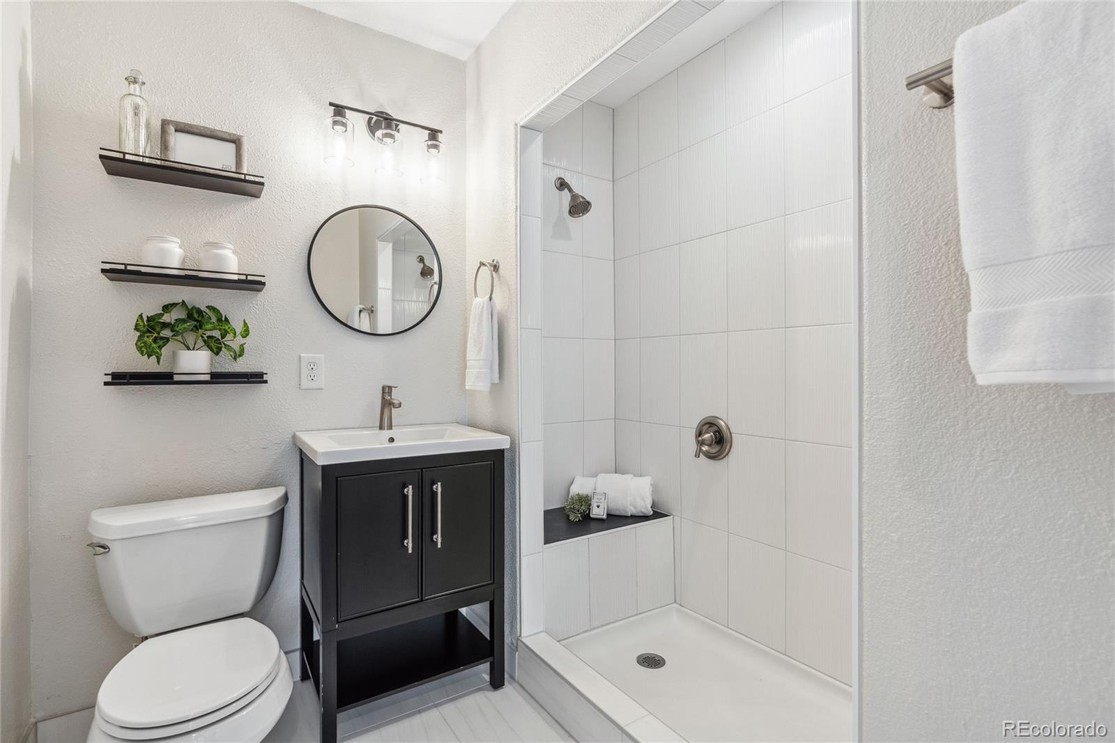 MLS Image #27 for 3064 s grape way,denver, Colorado