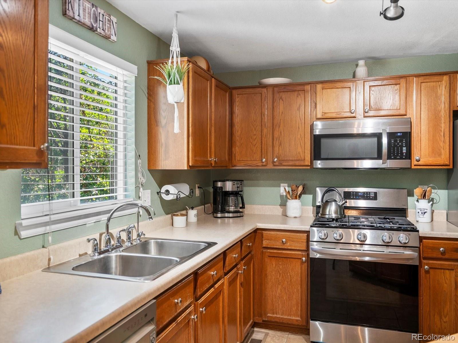 MLS Image #10 for 21351 e williamette place,centennial, Colorado