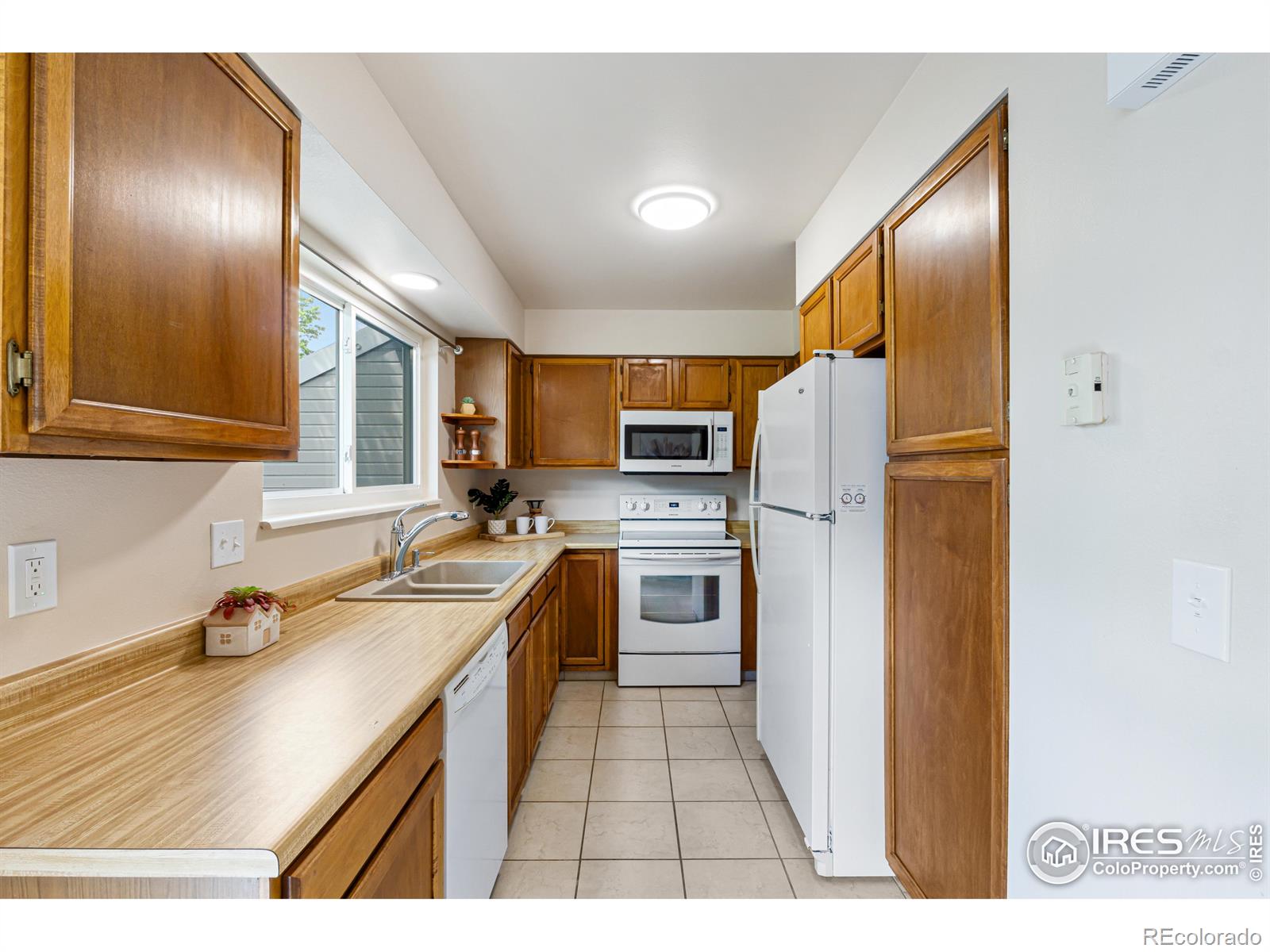 MLS Image #10 for 4255  westshore way,fort collins, Colorado