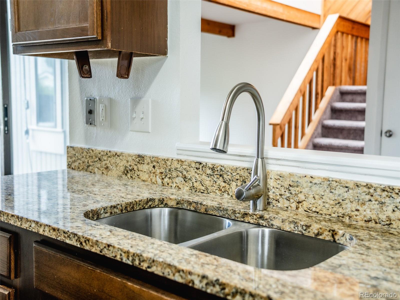 MLS Image #13 for 1233 s yosemite way,denver, Colorado