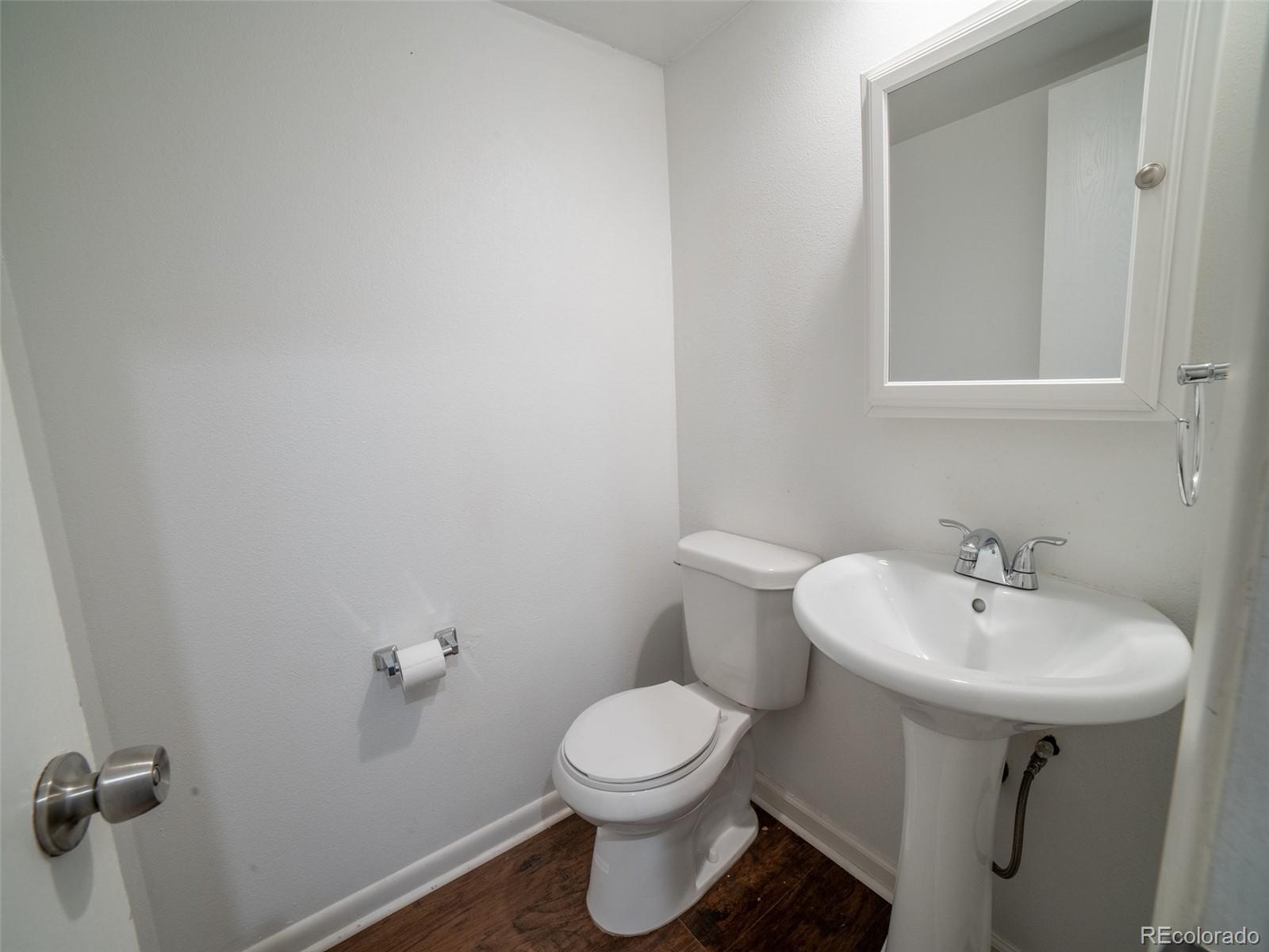 MLS Image #27 for 1233 s yosemite way,denver, Colorado
