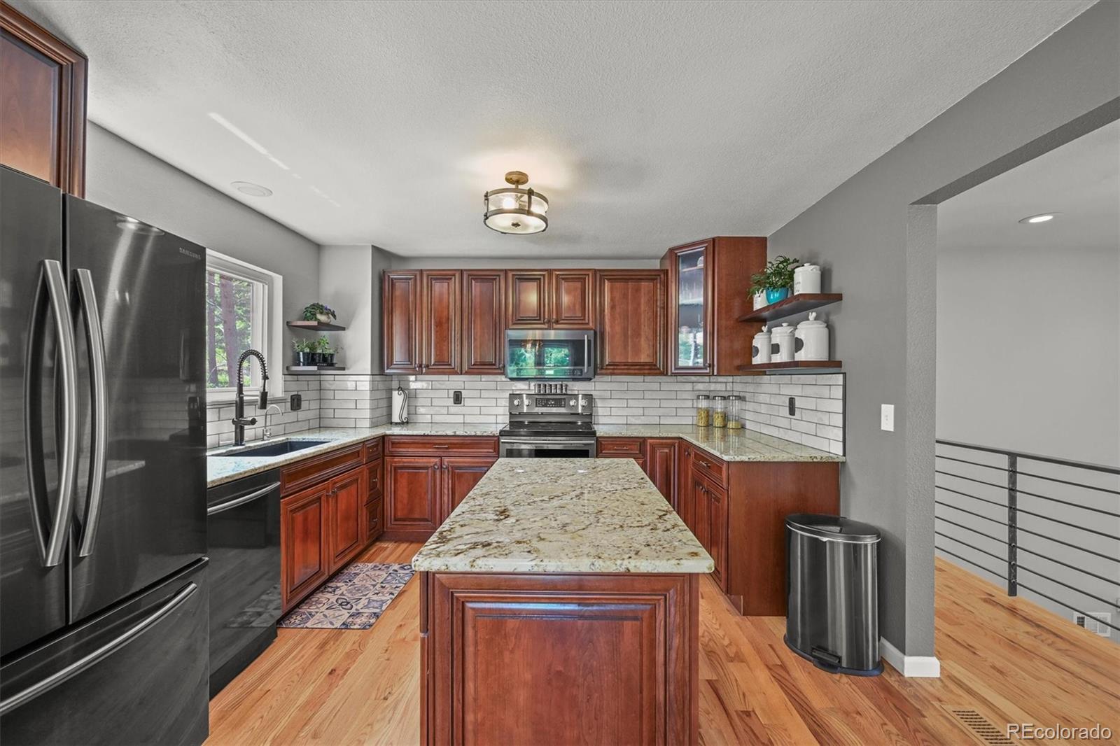 MLS Image #16 for 6100  apache drive,larkspur, Colorado