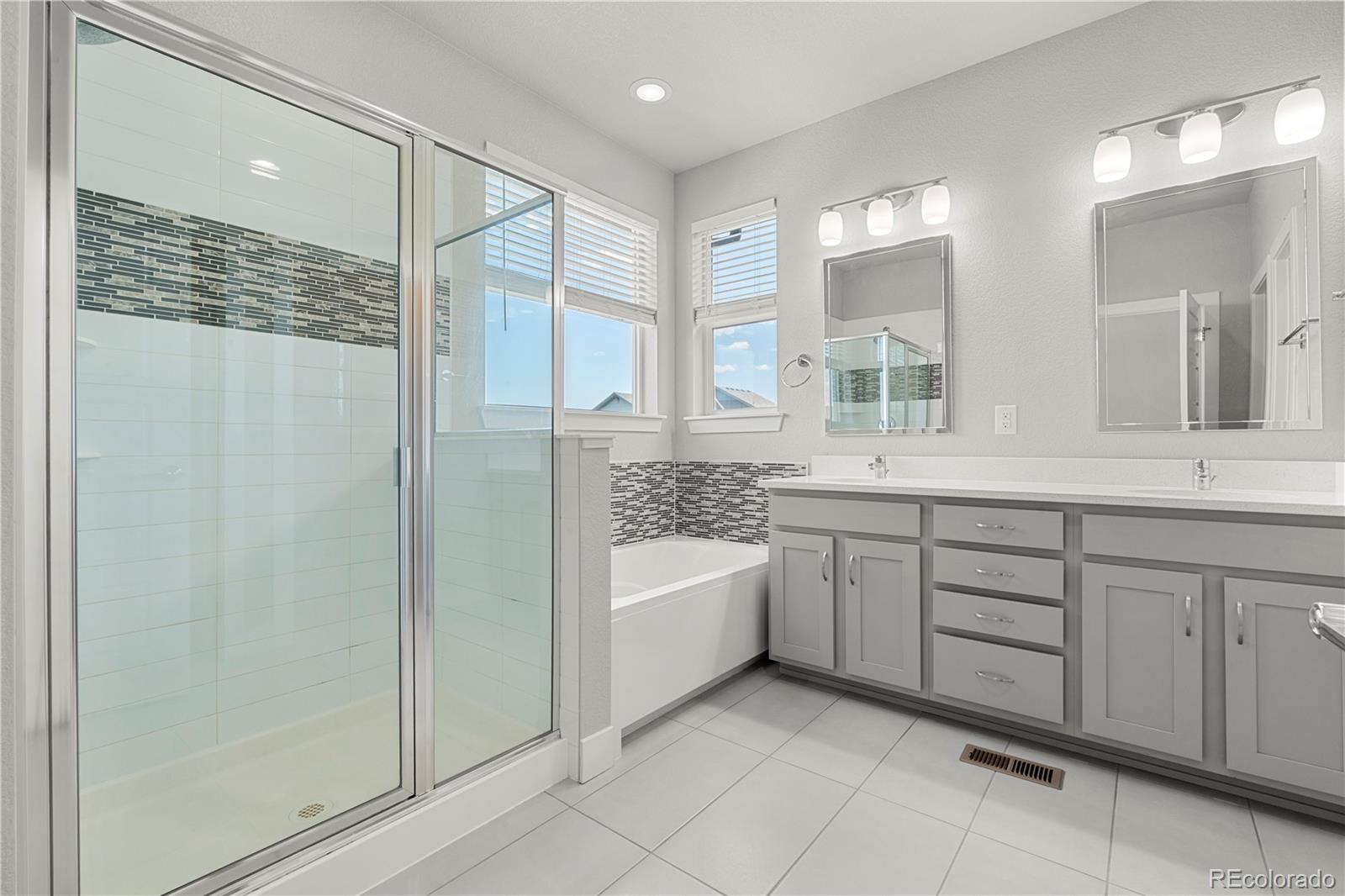 MLS Image #14 for 5988 n boston street,denver, Colorado