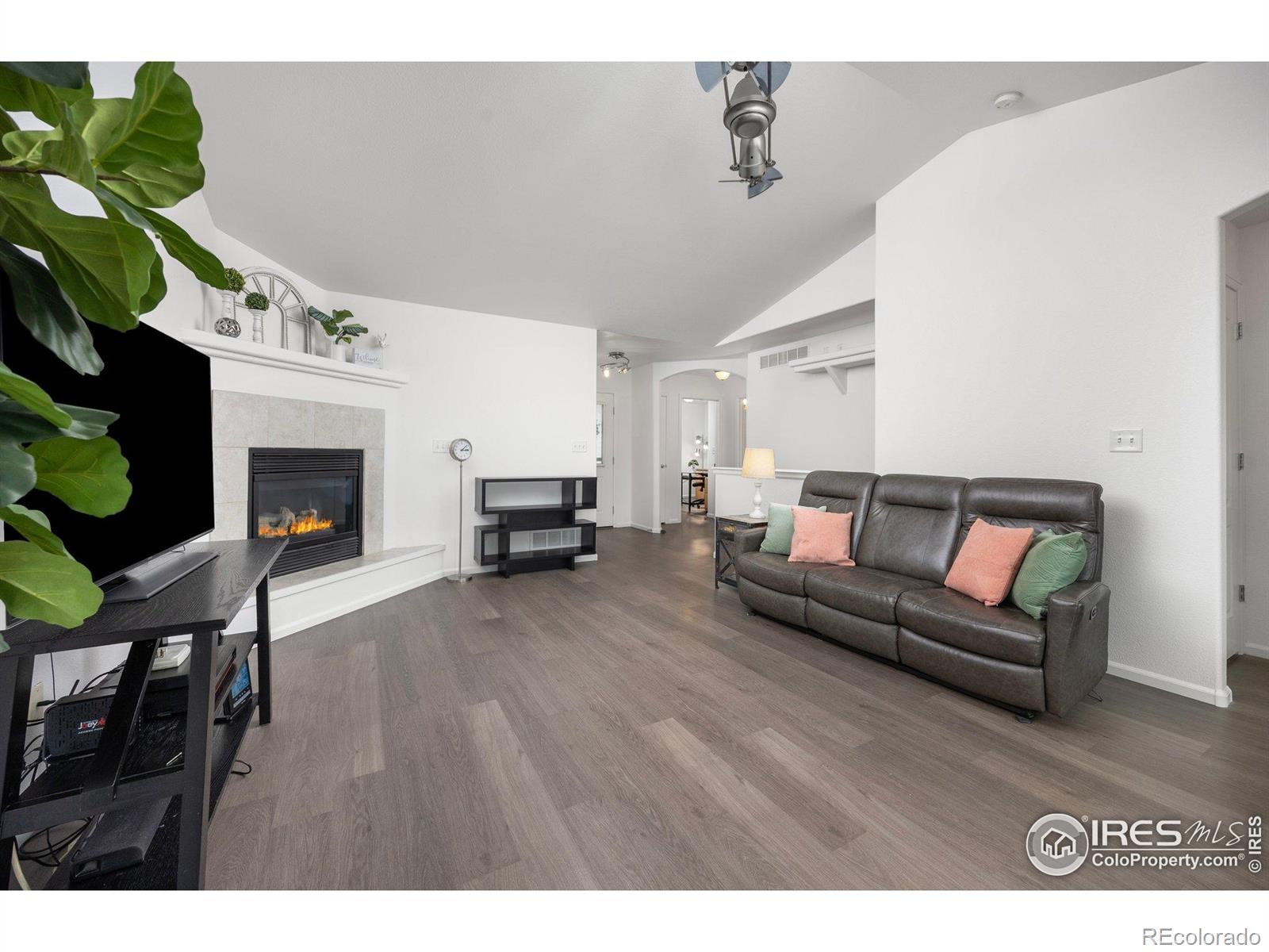 MLS Image #12 for 326  sandstone drive,johnstown, Colorado