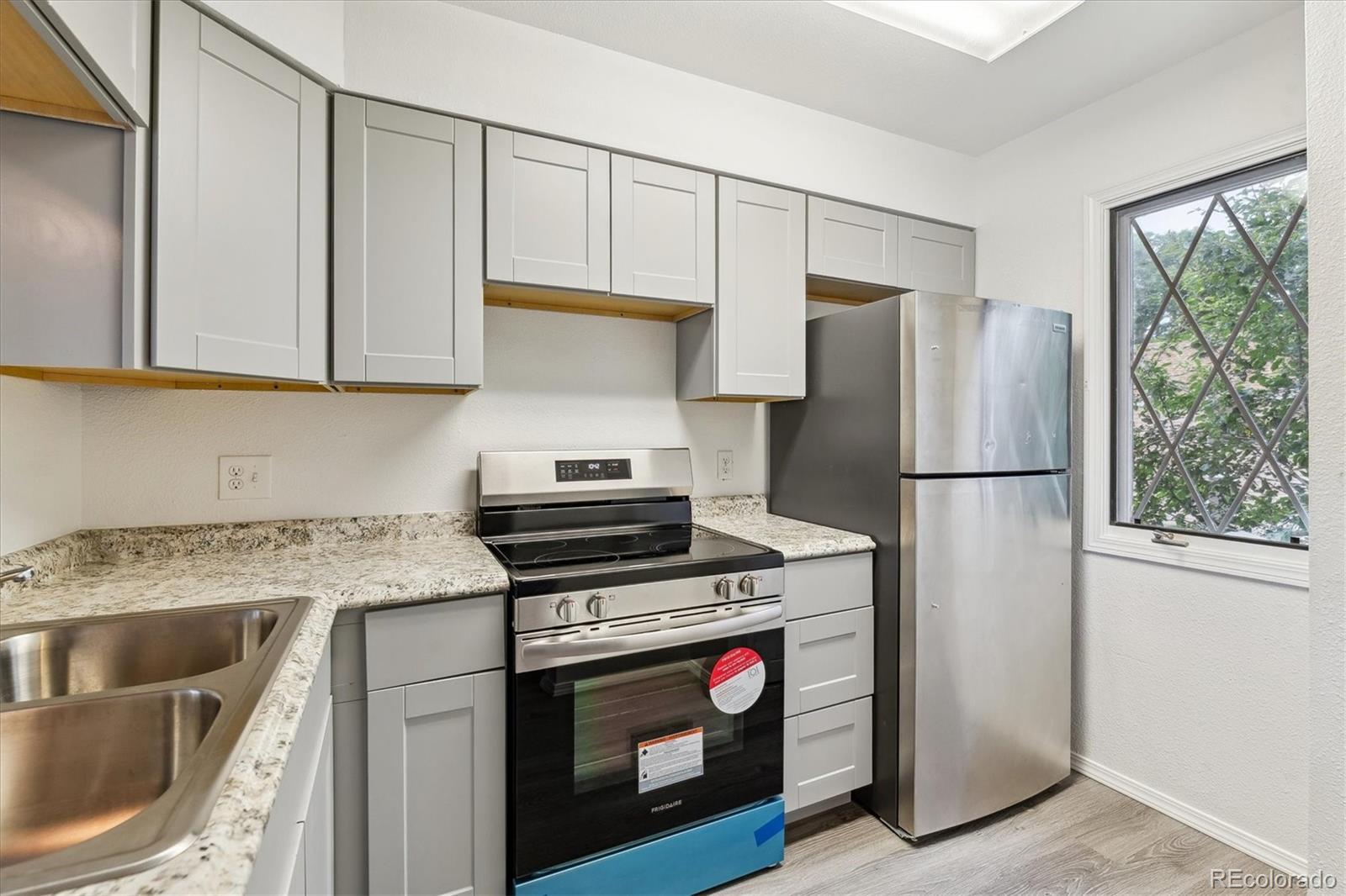 MLS Image #10 for 1699 s trenton street,denver, Colorado