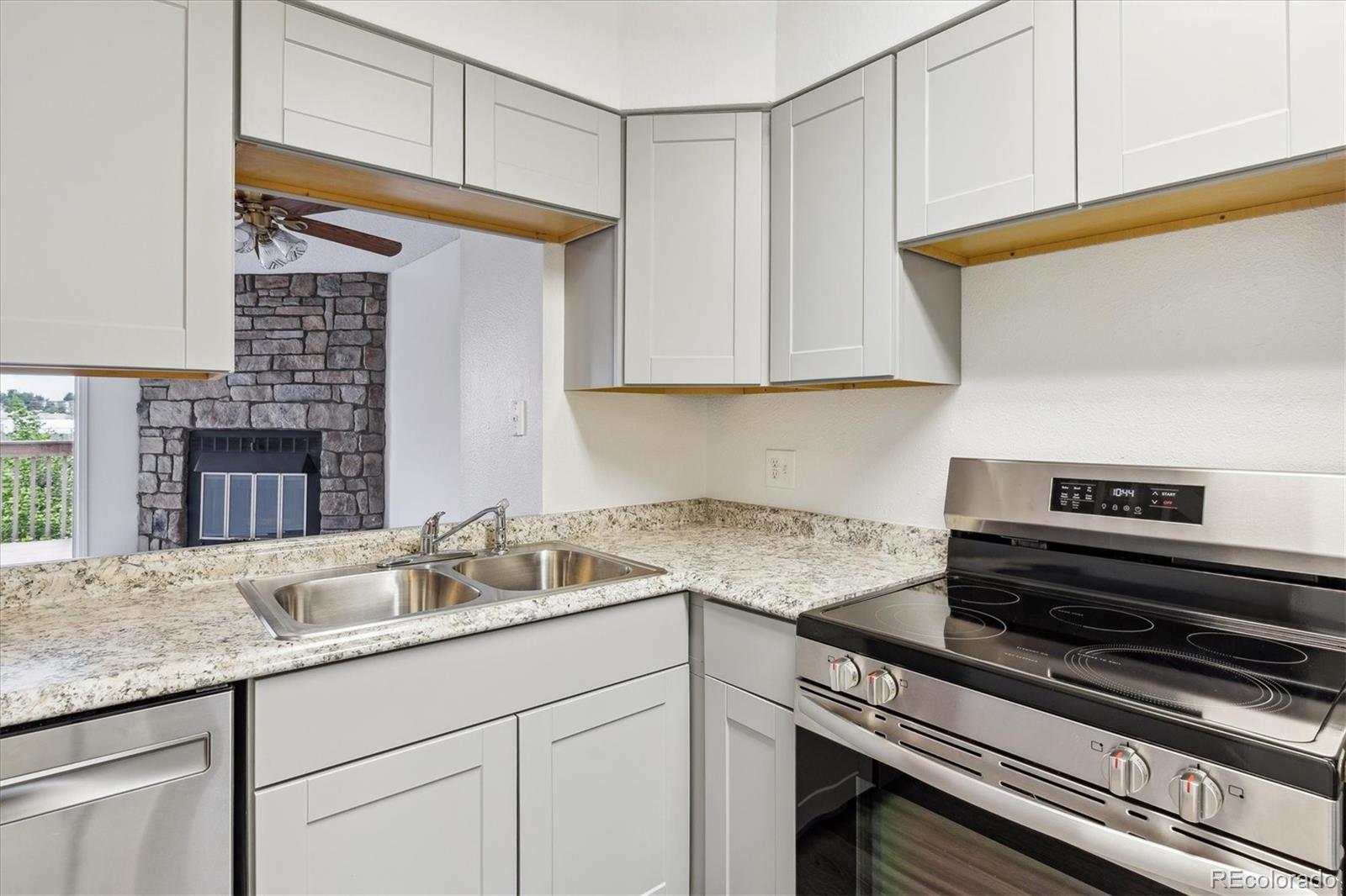 MLS Image #13 for 1699 s trenton street,denver, Colorado