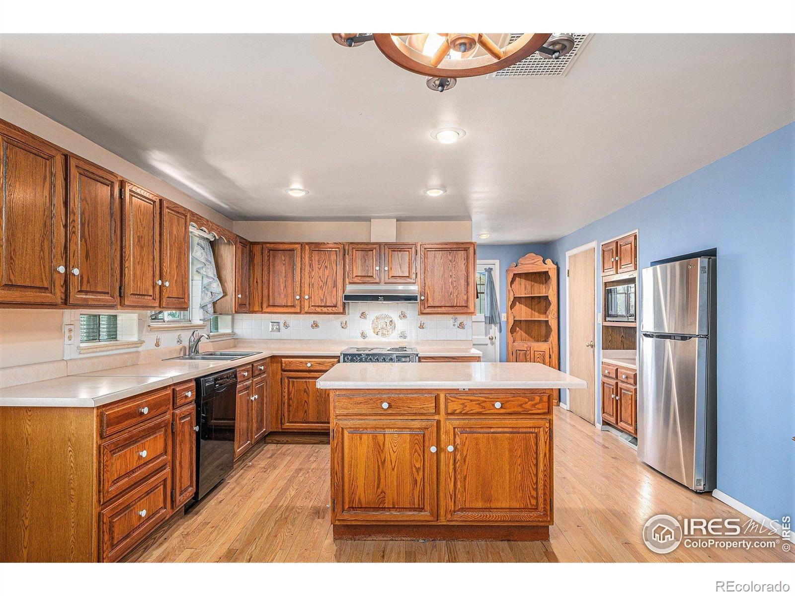 MLS Image #12 for 14751 e 24th avenue,aurora, Colorado