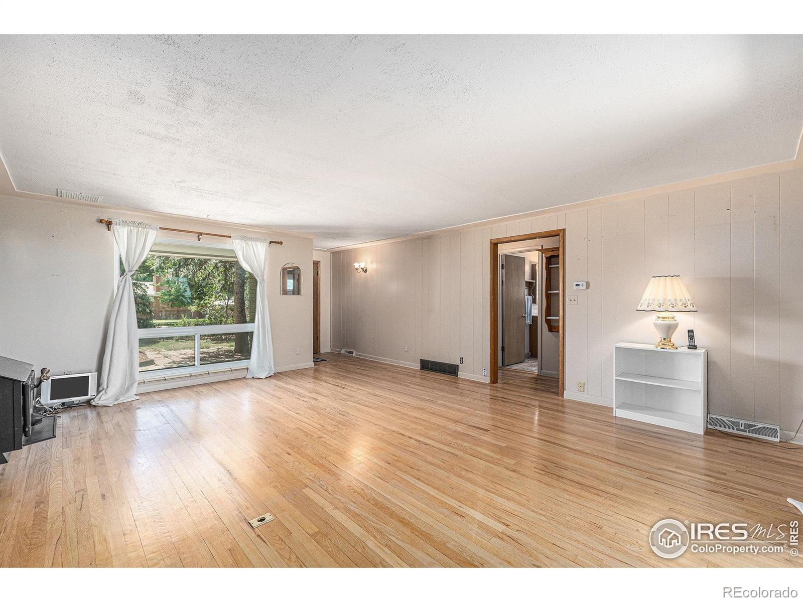 MLS Image #9 for 14751 e 24th avenue,aurora, Colorado