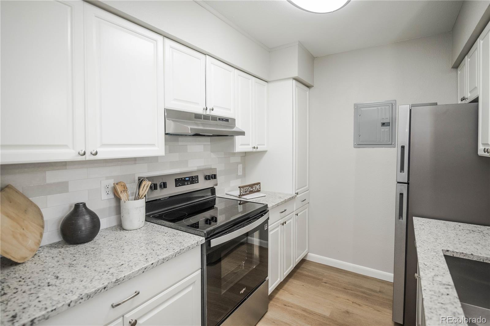 MLS Image #7 for 3855 s monaco street 208,denver, Colorado