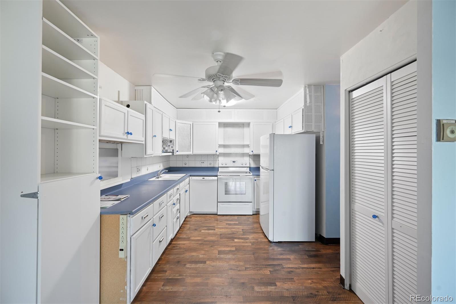 MLS Image #5 for 350 s clinton street,denver, Colorado