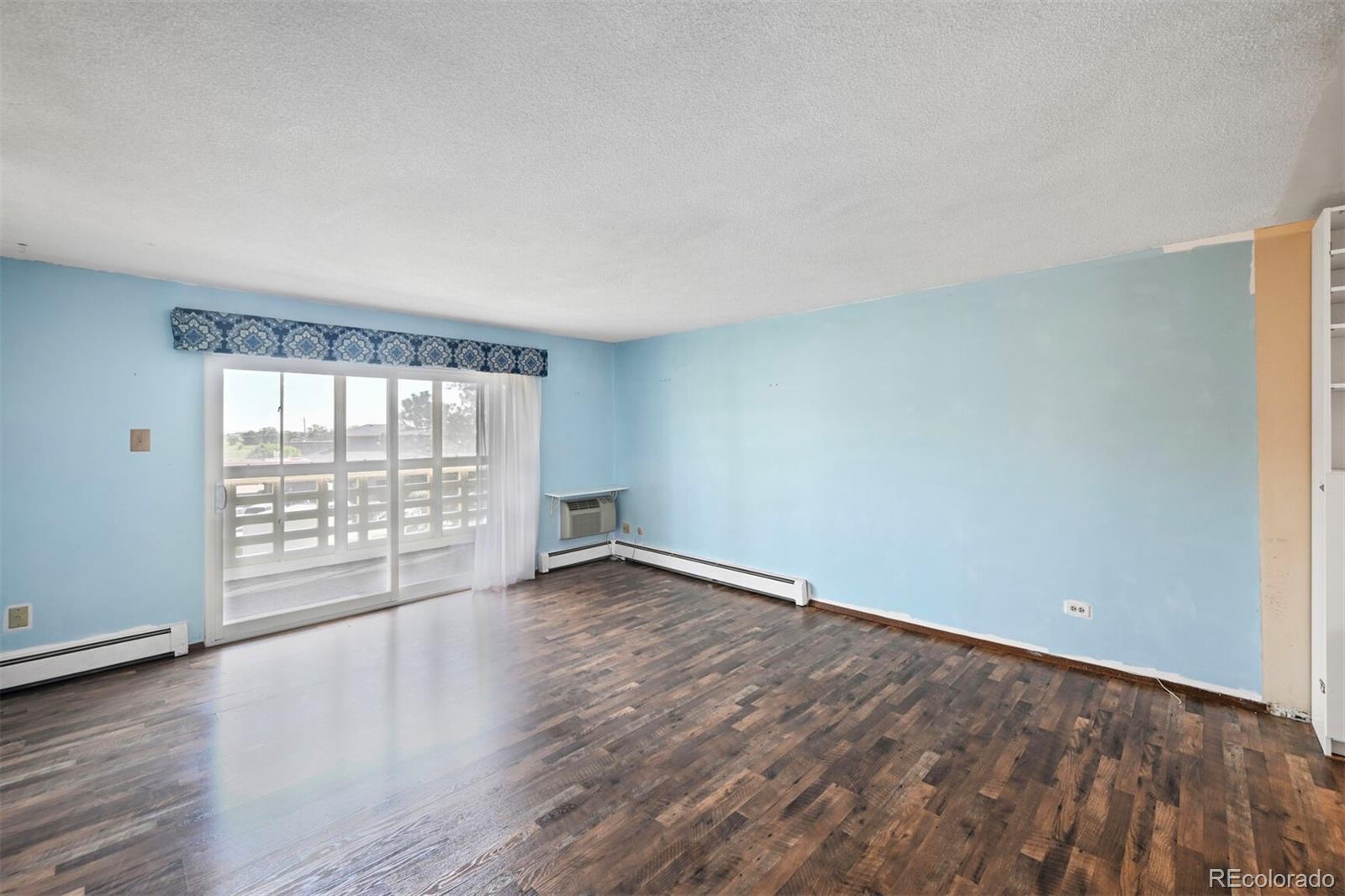 MLS Image #8 for 350 s clinton street,denver, Colorado