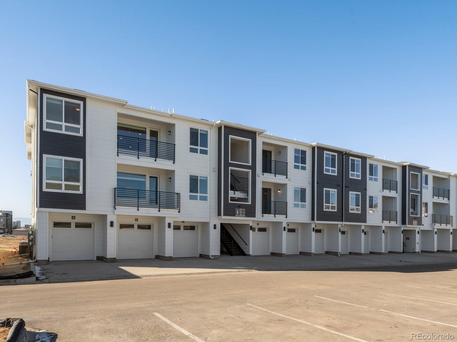 MLS Image #10 for 6153 n ceylon street,denver, Colorado