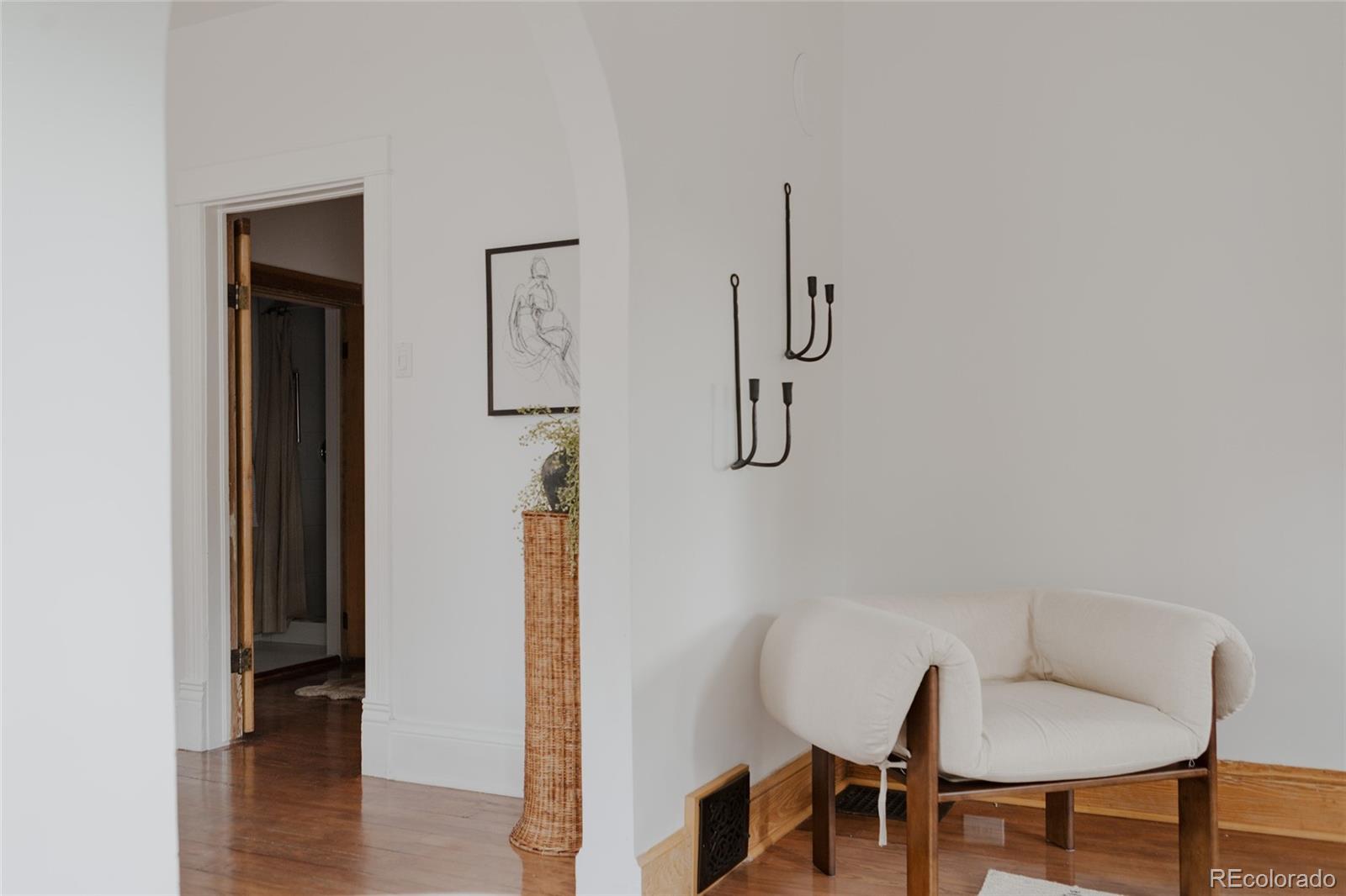MLS Image #10 for 461 s sherman street,denver, Colorado
