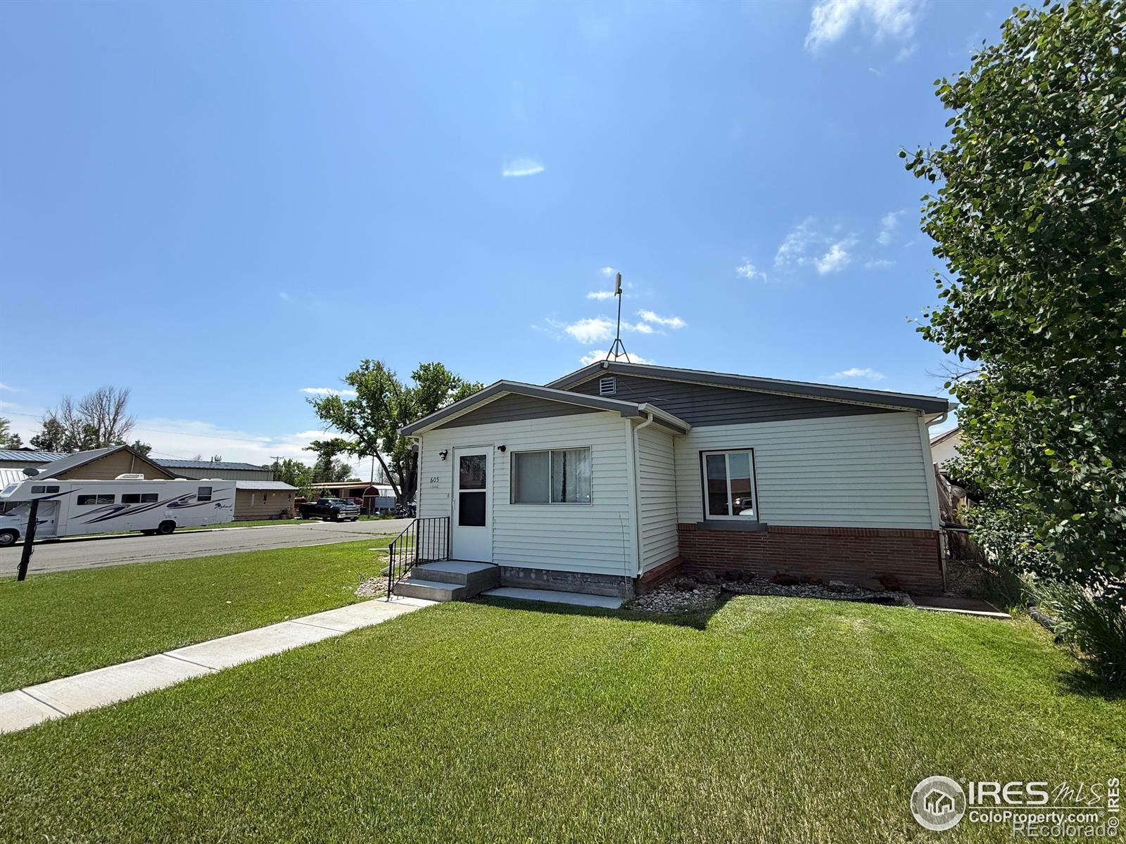 MLS Image #2 for 605  f avenue,limon, Colorado