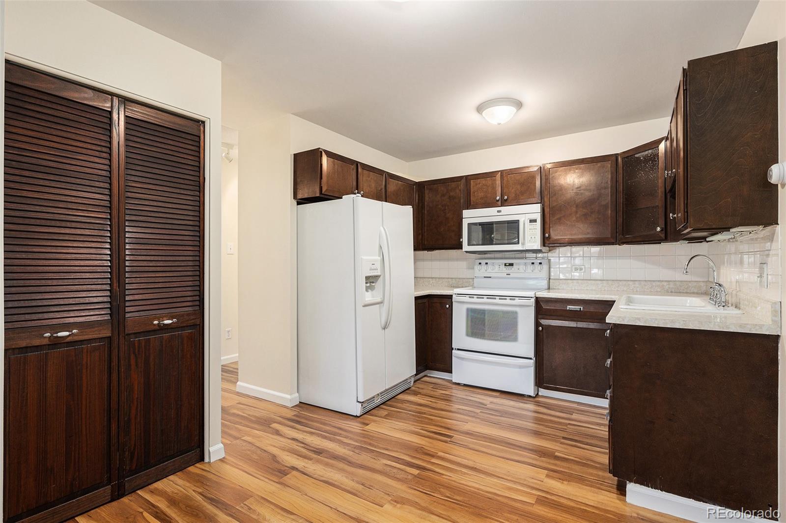 MLS Image #4 for 350 s clinton street,denver, Colorado