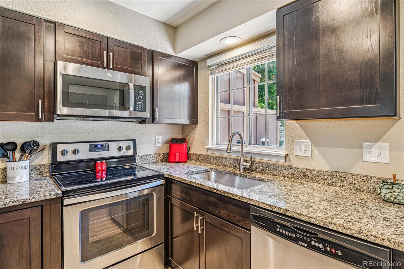 MLS Image #10 for 12059 e hoye drive,aurora, Colorado