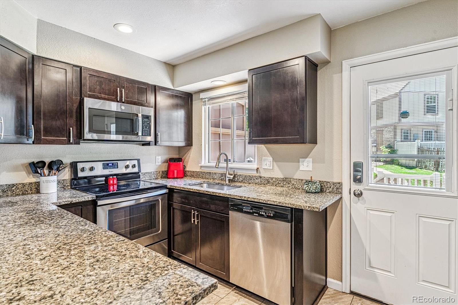 MLS Image #8 for 12059 e hoye drive,aurora, Colorado