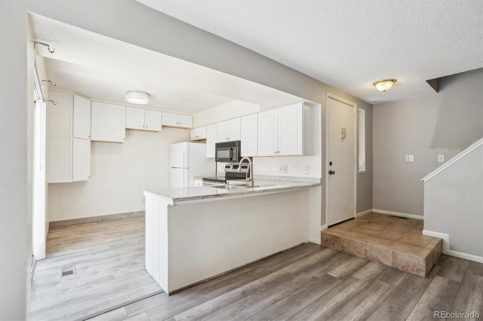 MLS Image #5 for 2453 s xanadu way,aurora, Colorado