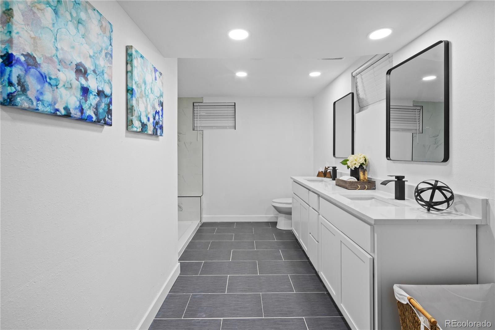 MLS Image #18 for 2996 s sheridan boulevard,denver, Colorado