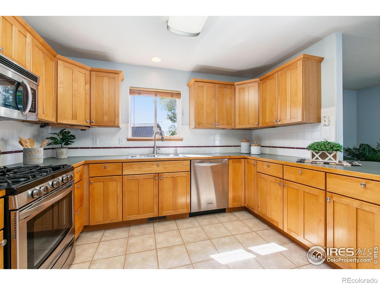 MLS Image #8 for 1204  boulder court,windsor, Colorado