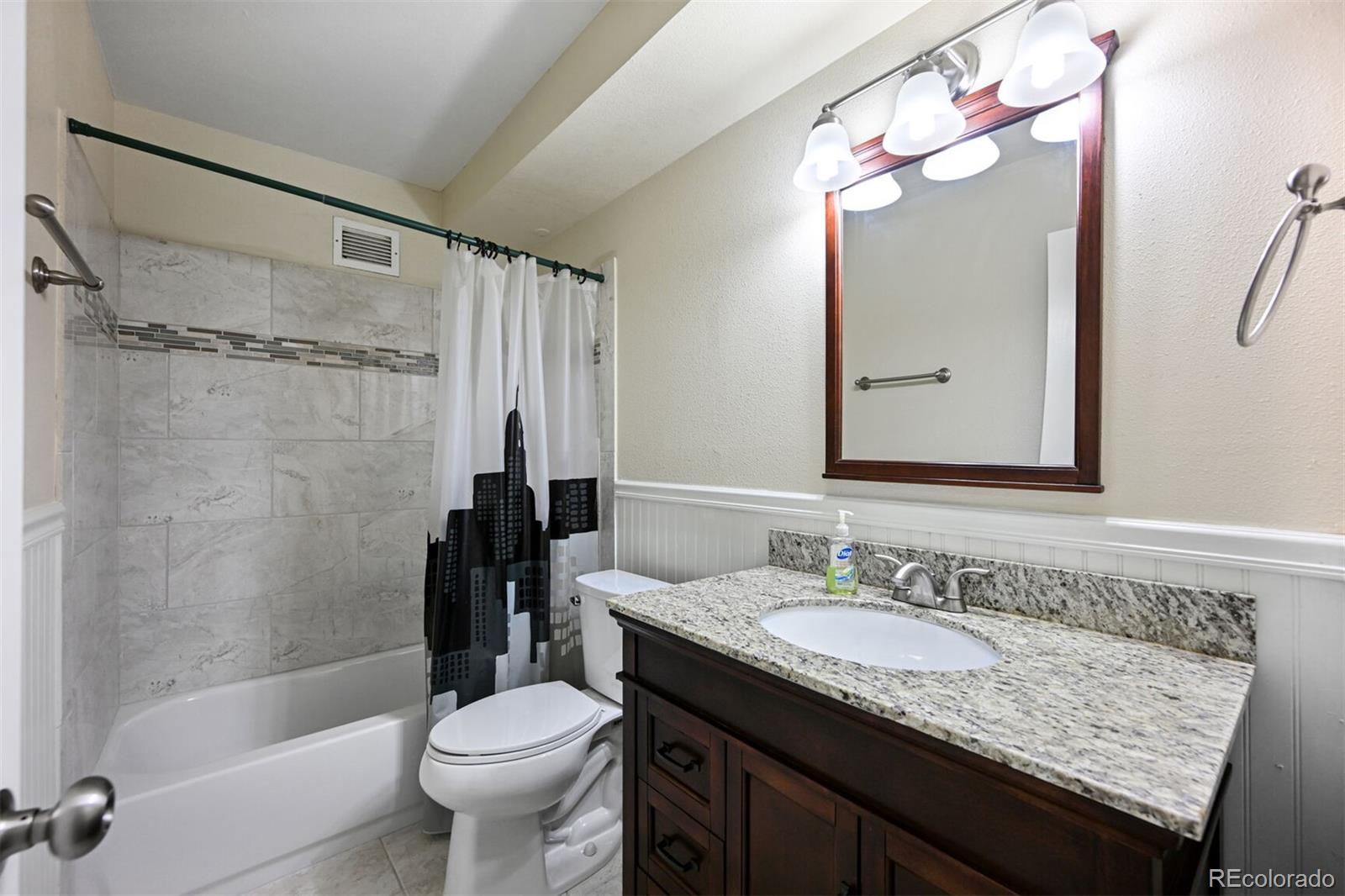 MLS Image #11 for 710 s clinton street,denver, Colorado
