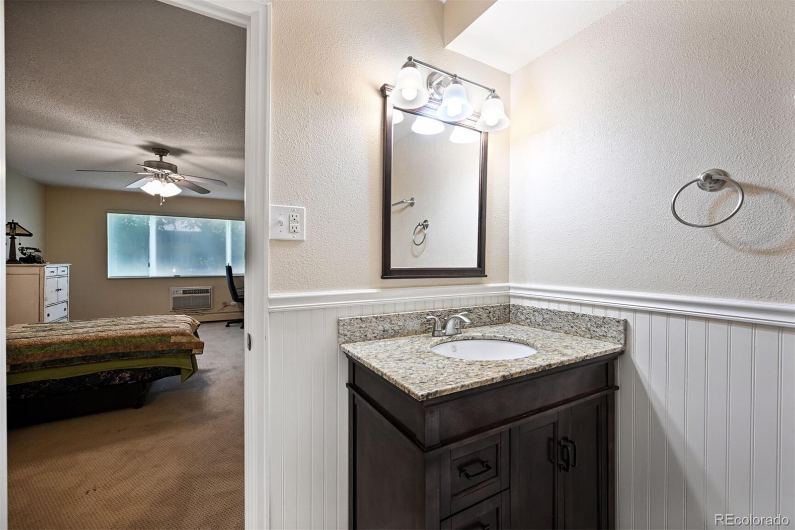 MLS Image #15 for 710 s clinton street,denver, Colorado