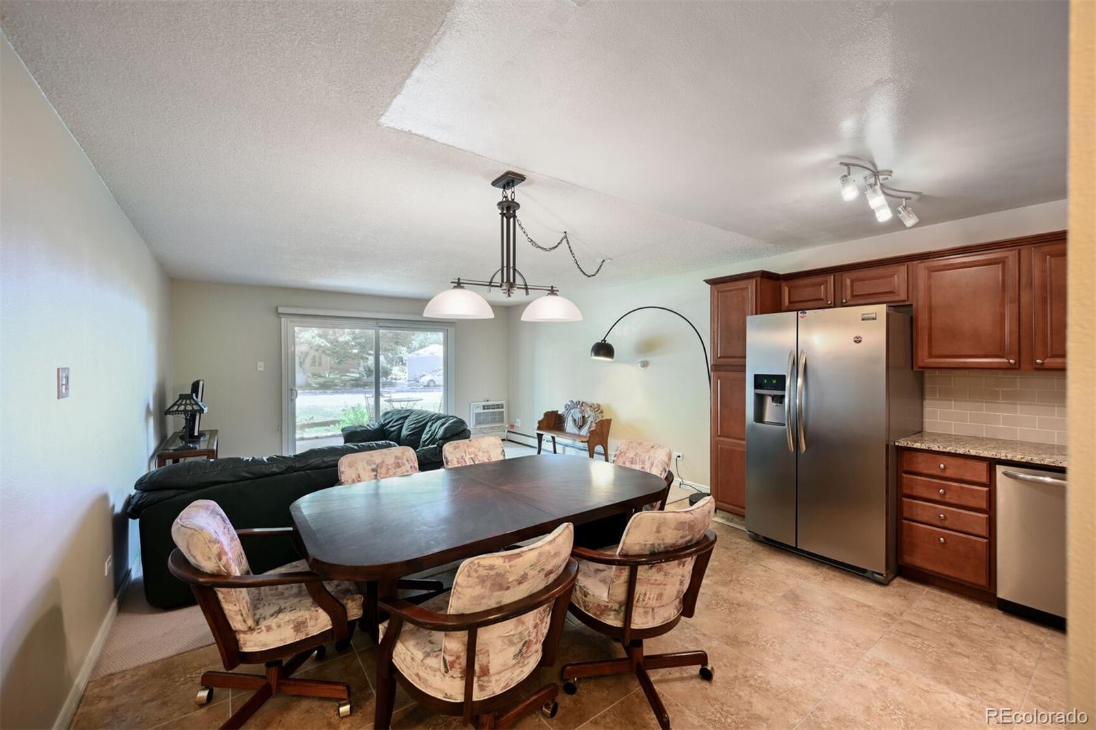 MLS Image #4 for 710 s clinton street,denver, Colorado