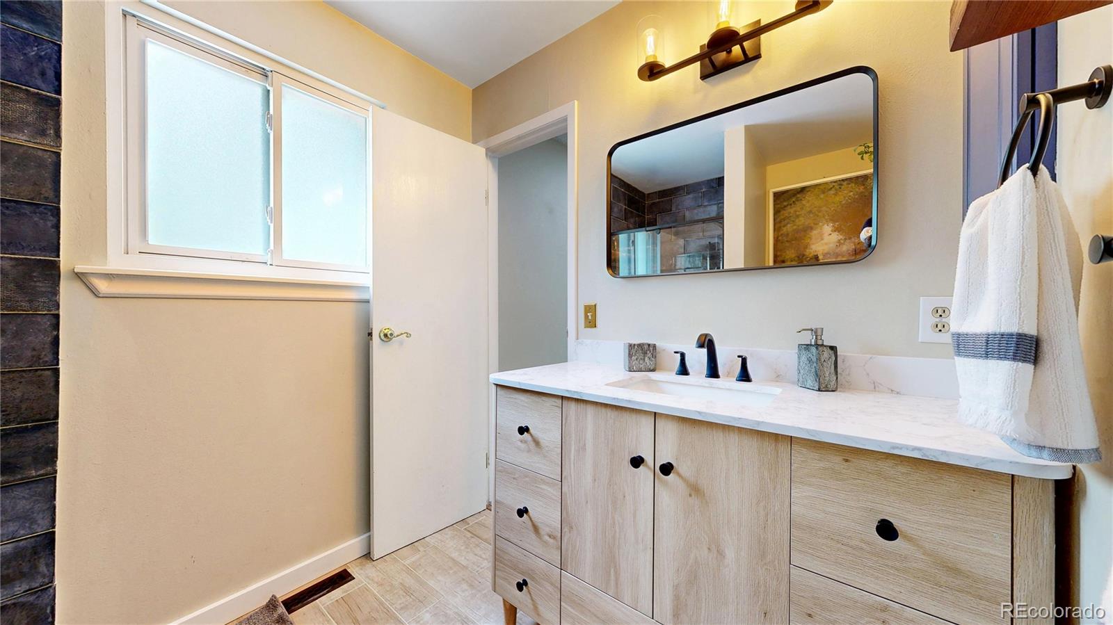 MLS Image #11 for 10718  ash court,thornton, Colorado