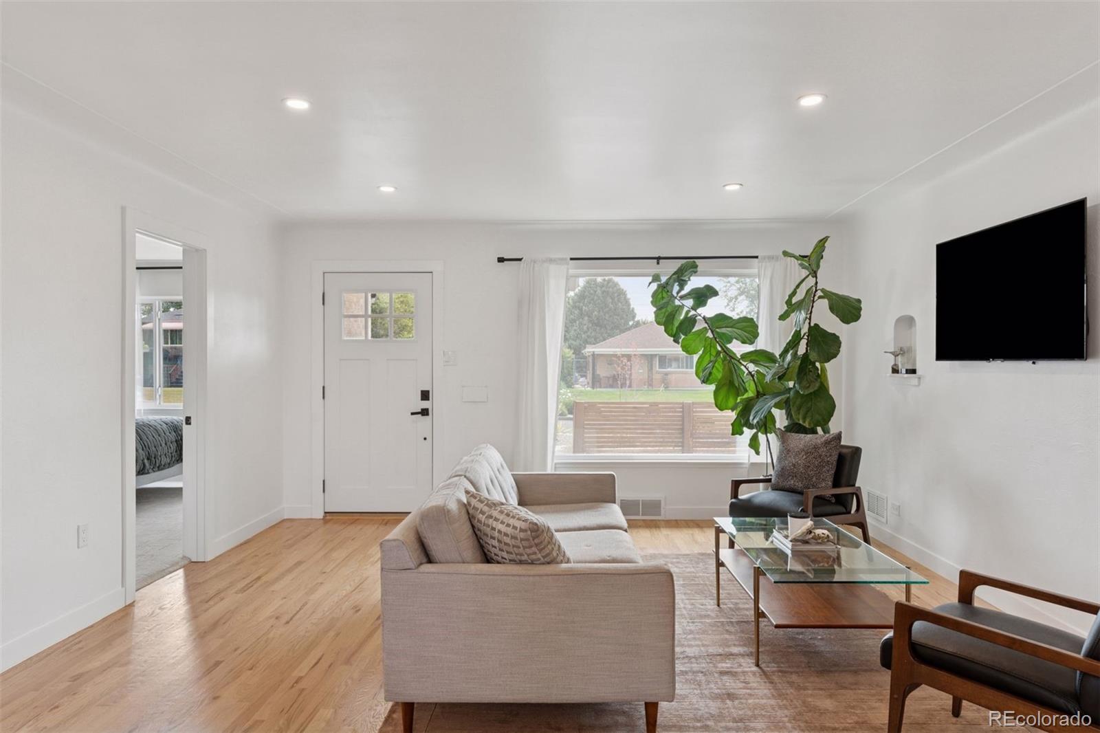 MLS Image #3 for 3440 n harrison street,denver, Colorado