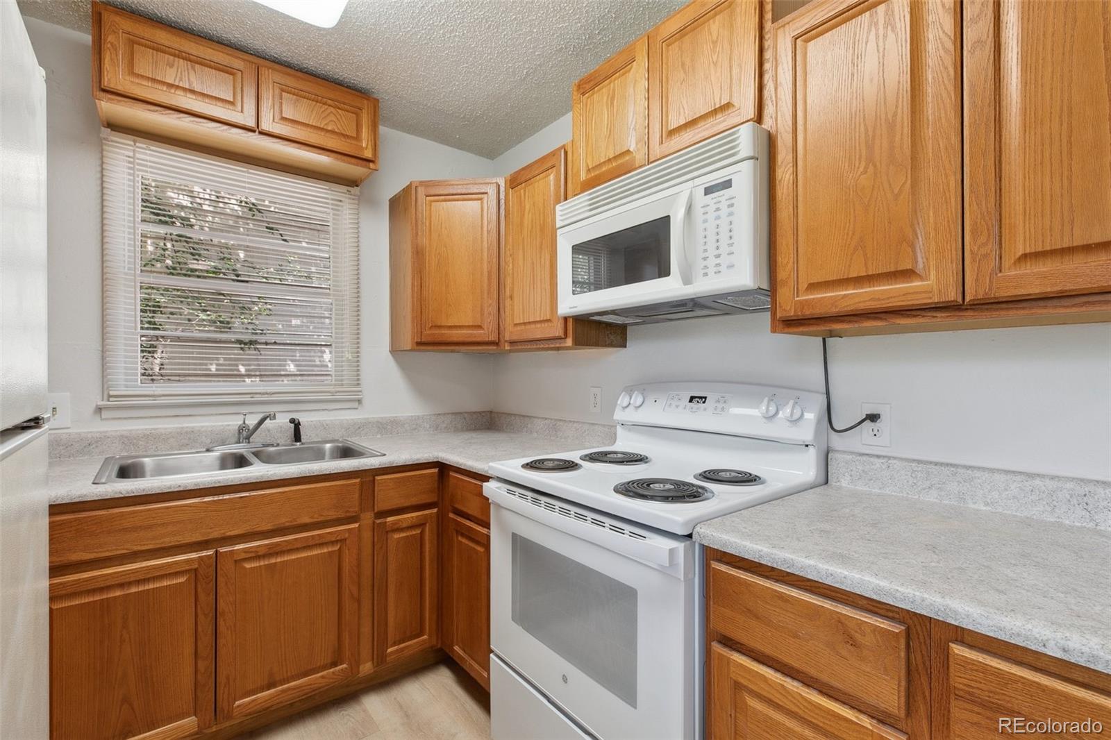 MLS Image #3 for 2739  ron court,colorado springs, Colorado