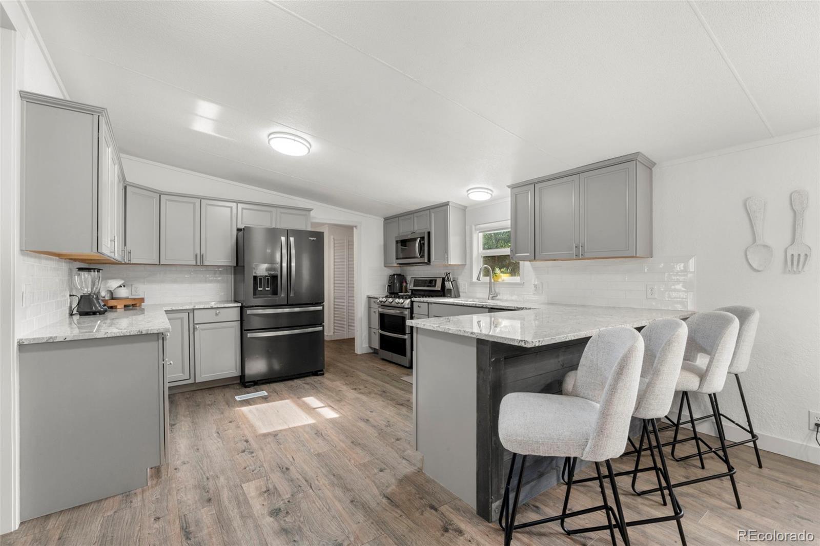 MLS Image #4 for 811  plum avenue,lochbuie, Colorado