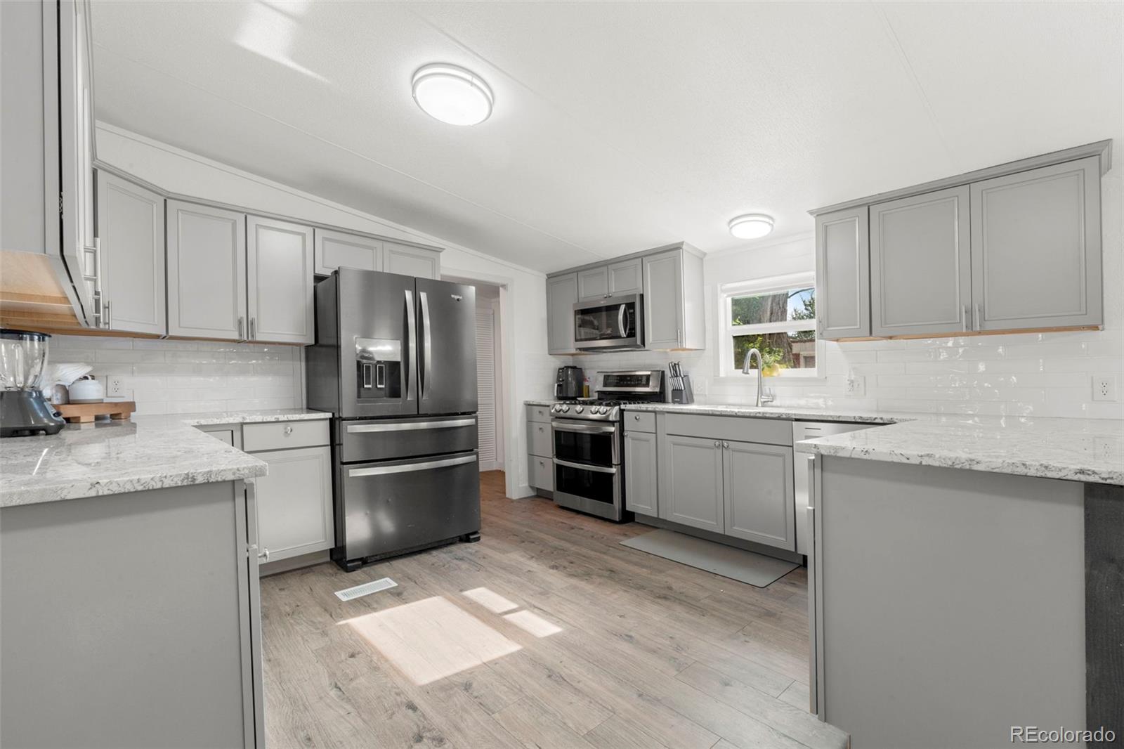 MLS Image #5 for 811  plum avenue,lochbuie, Colorado