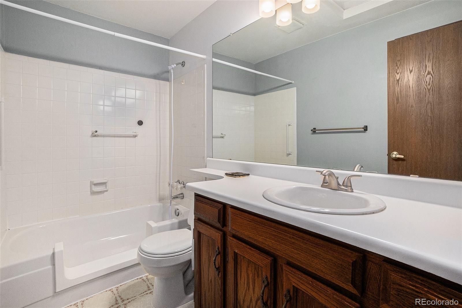MLS Image #10 for 523 e long court,littleton, Colorado