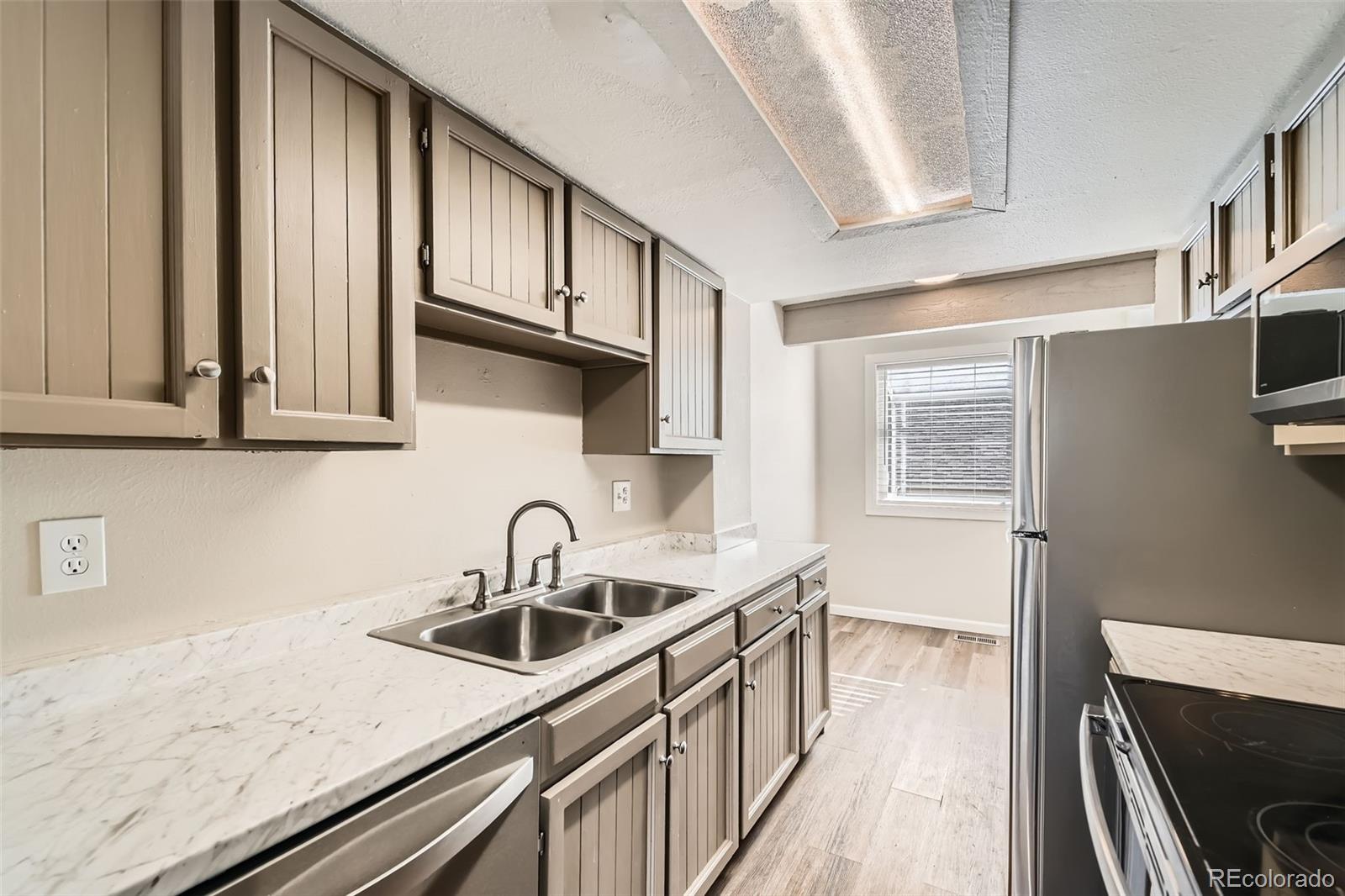 MLS Image #3 for 8717  carr loop,arvada, Colorado