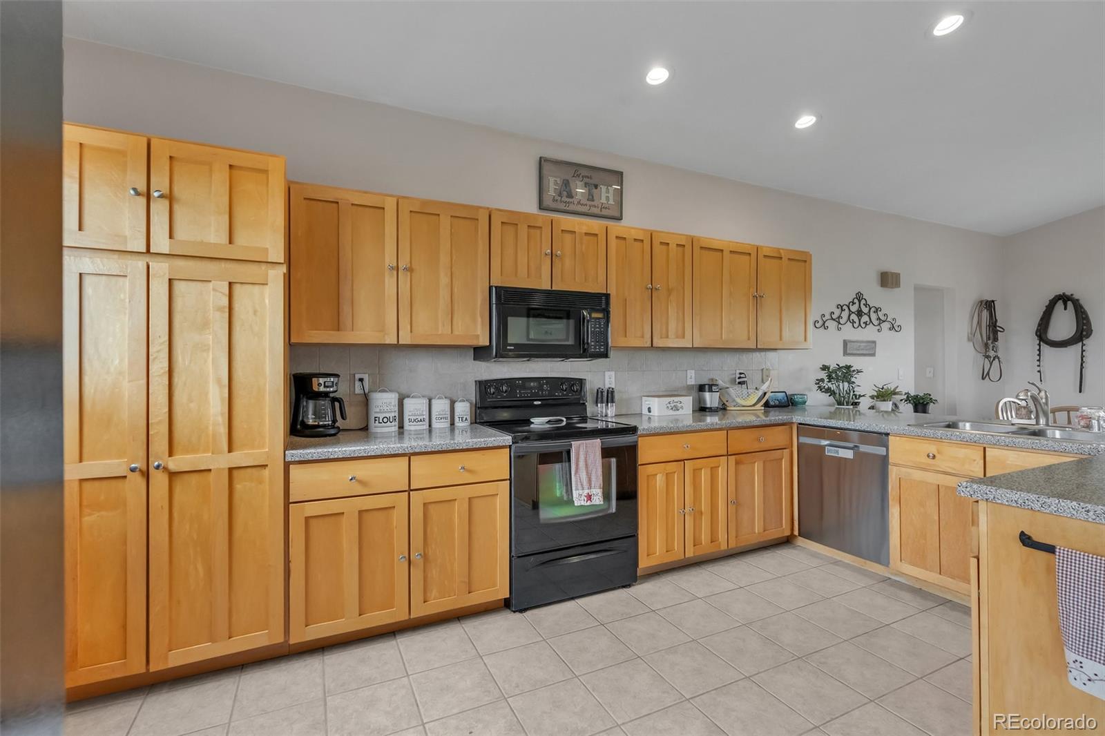MLS Image #12 for 29333  rawhide court,elizabeth, Colorado