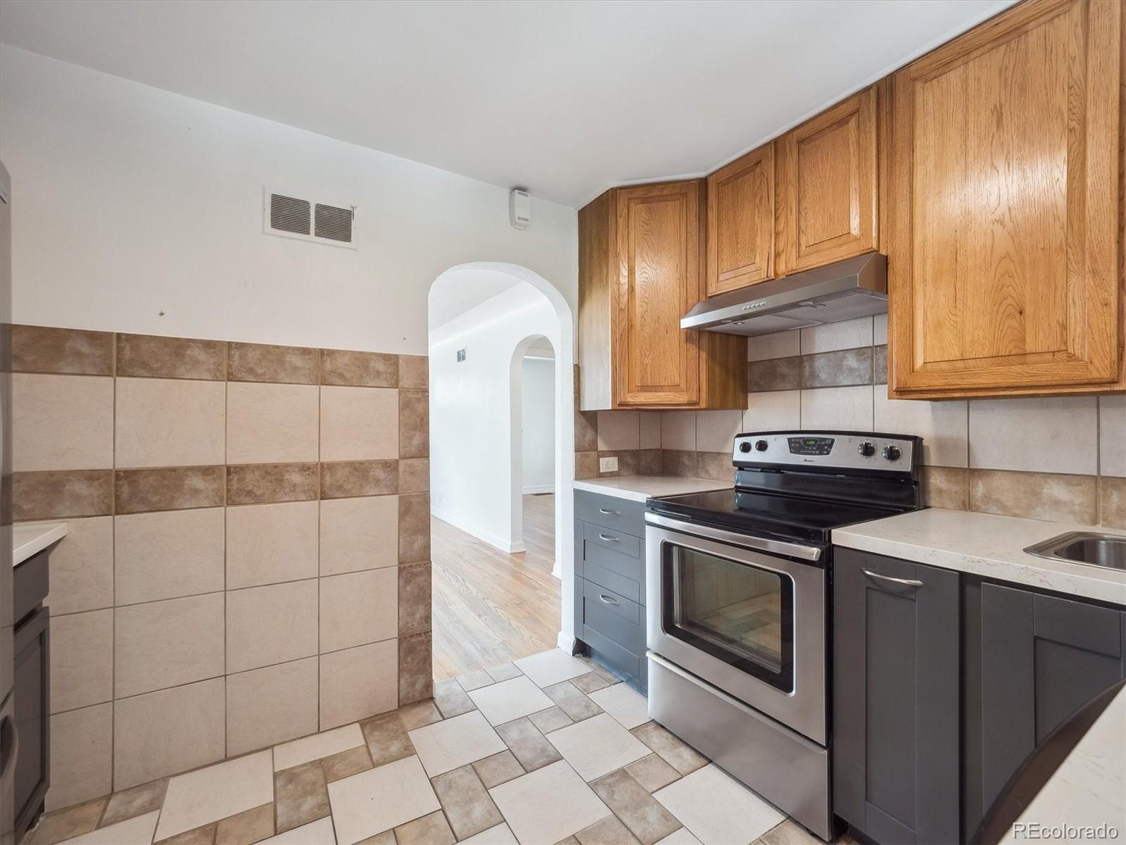 MLS Image #4 for 3050 s delaware street,englewood, Colorado