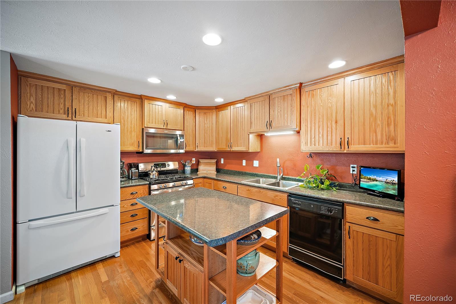 MLS Image #9 for 2028  downing drive,colorado springs, Colorado