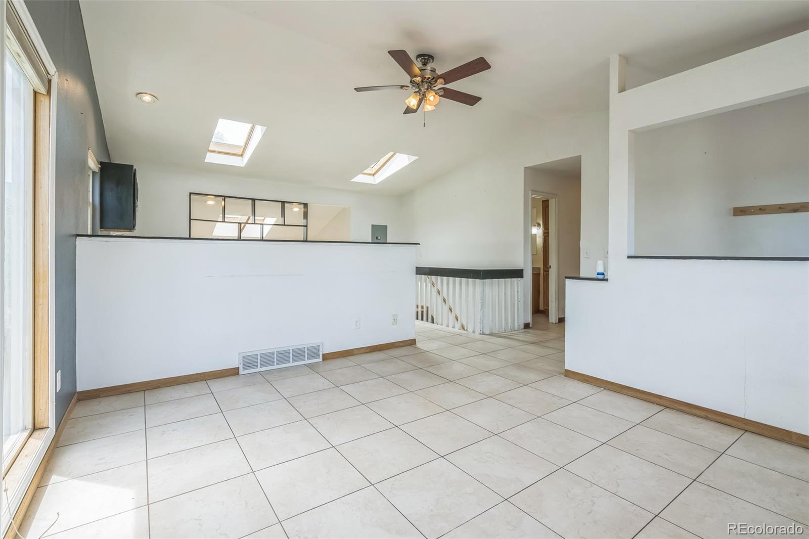 MLS Image #4 for 18  clover circle,colorado springs, Colorado